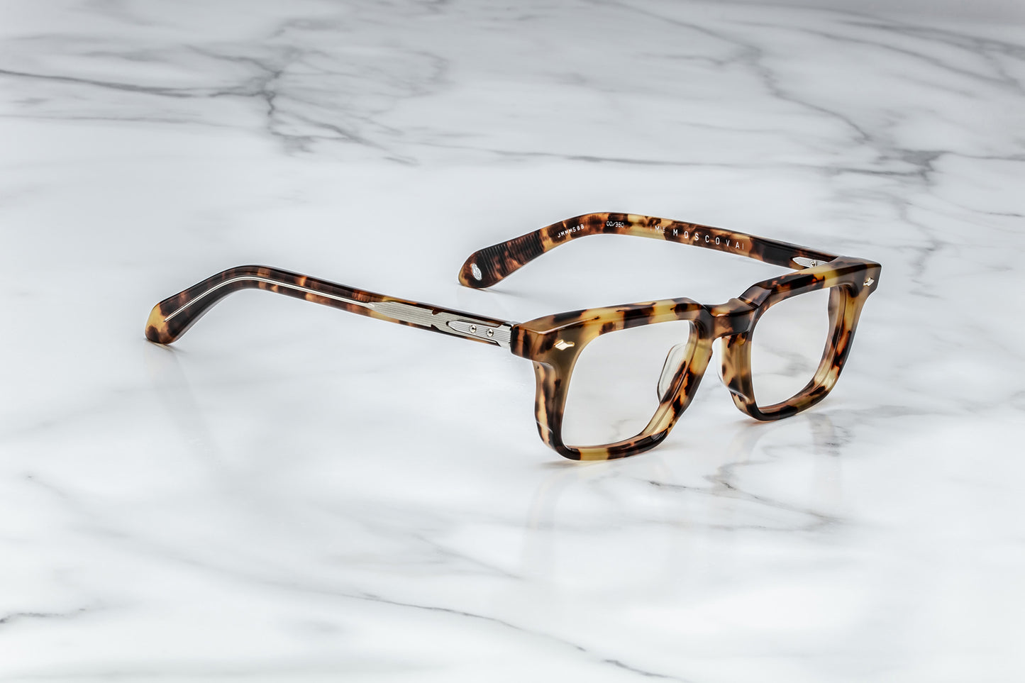Side view of tortoise patterned reading glasses