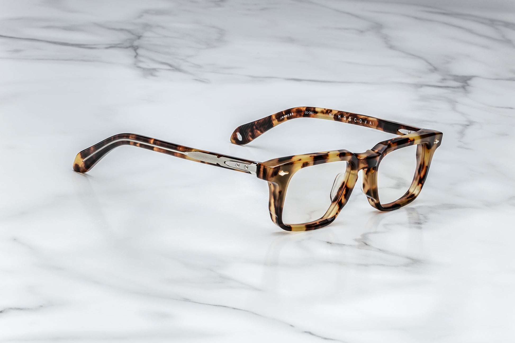 Side view of tortoise patterned reading glasses